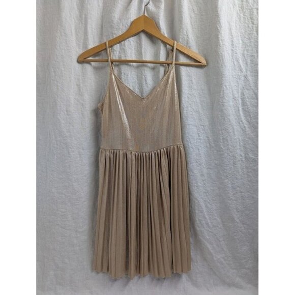 Hollister Dresses & Skirts - Hollister women's Sz small Pleated Mini Dress Sleeveless Metallic Gold Tan I5